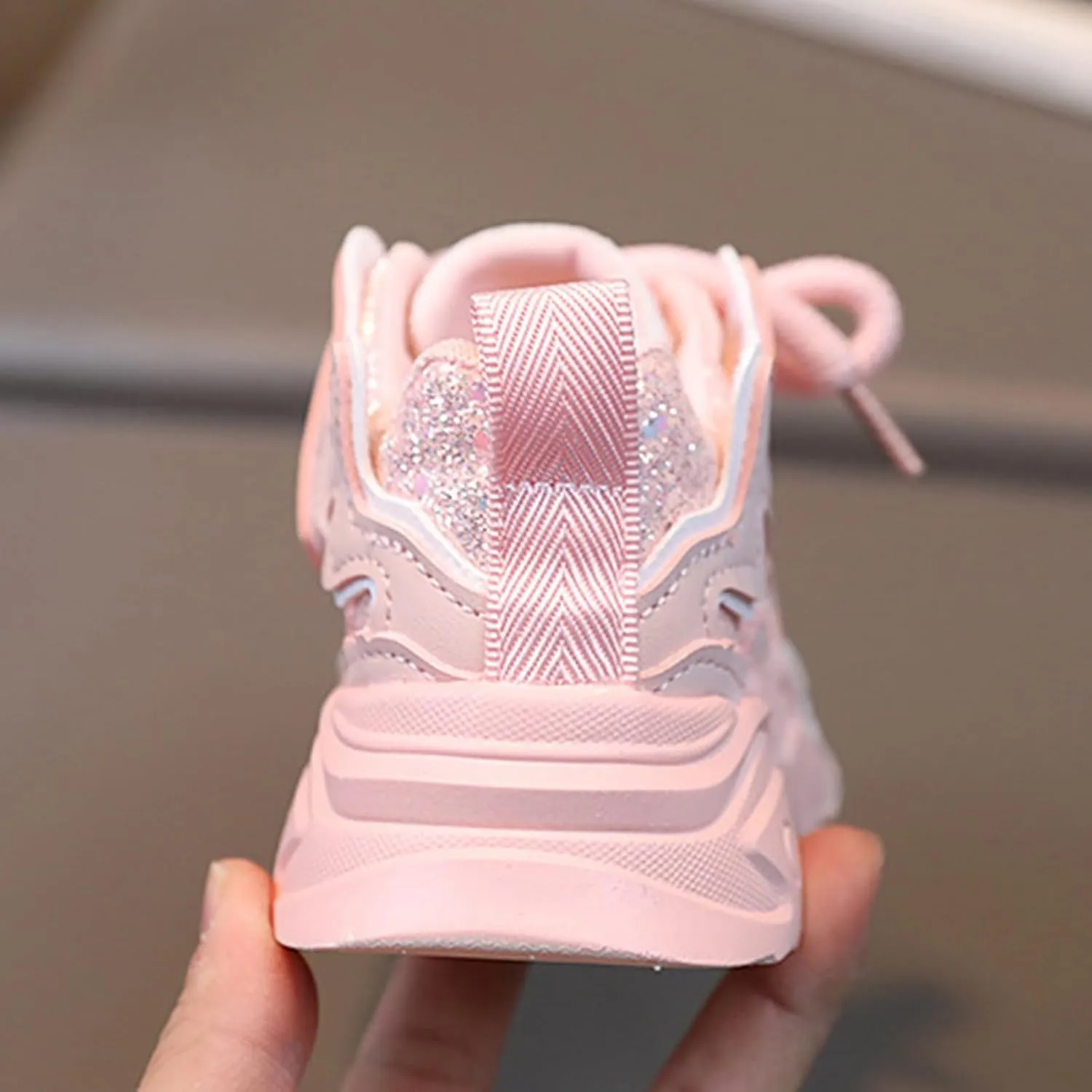Kids Girls Tennis Shoes Lightweight Breathable Running Athletic Sneakers Comfortable Casual Light up Toddler Girls Shoes