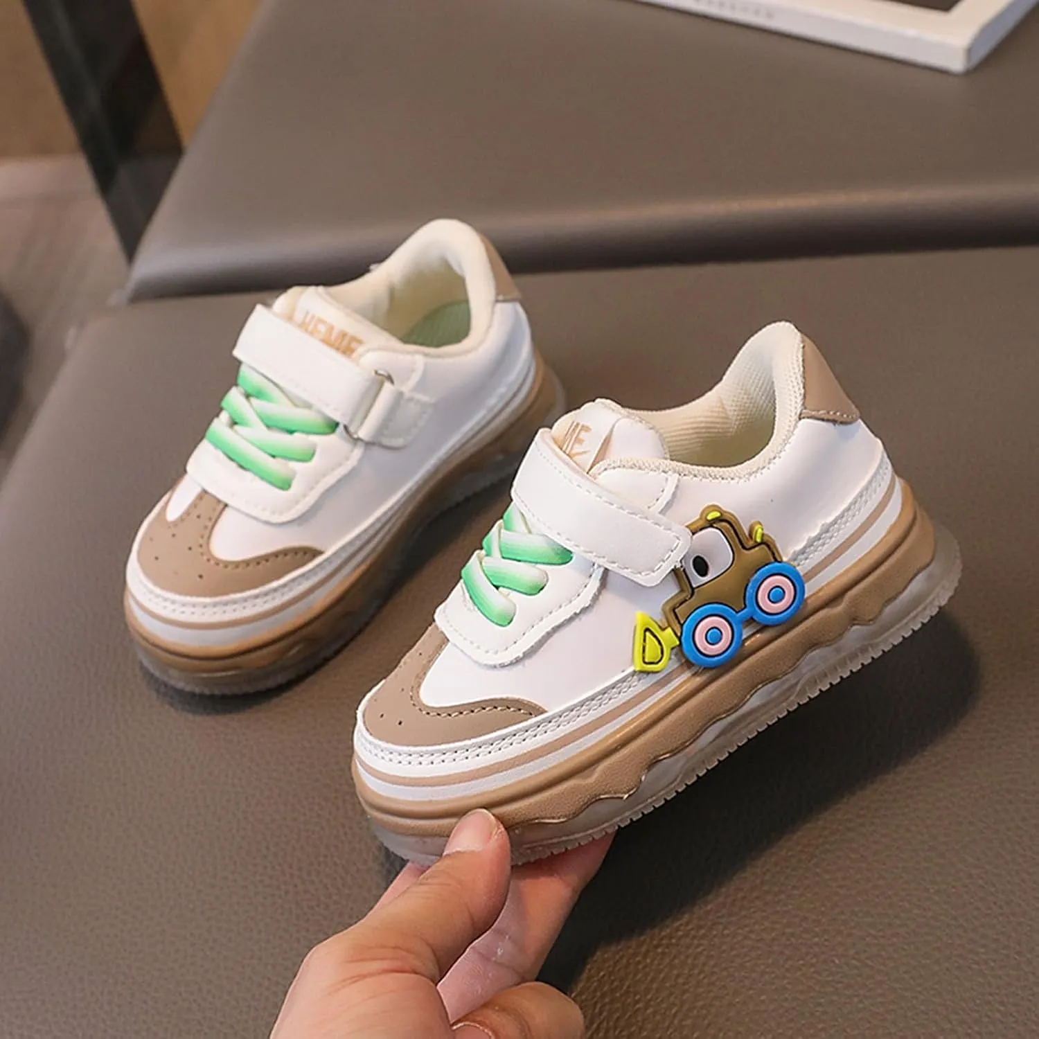 Kids Light Up Flashing Sneaker Athletic Running Shoes Lace-Up Slip-on Sneakers for Boy Girl Outdoor Kids Canvas Shoes