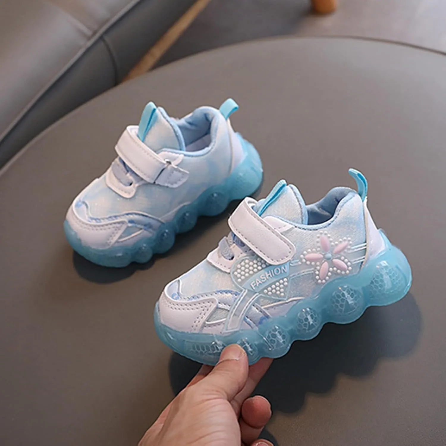 Kids Light Up Shoes Girls Boys Luminous Breathable Soft Sole Running Sports Sneaker Lace-Up Shoes for Athletic