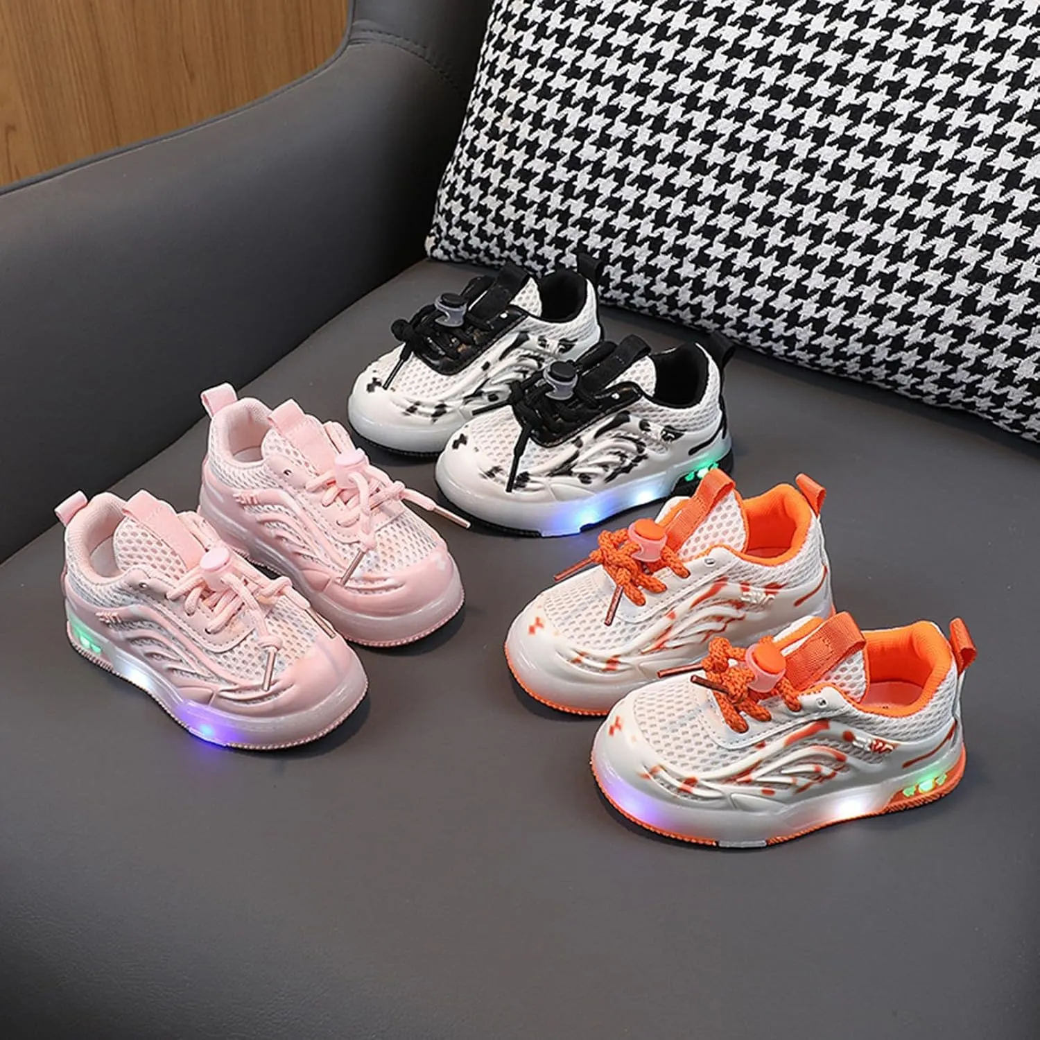 Light Up Shoes Toddler Mesh Lightweight Casual Sneaker Lac Up Non-Slip Led Shoes Toddler Luminous Shoes