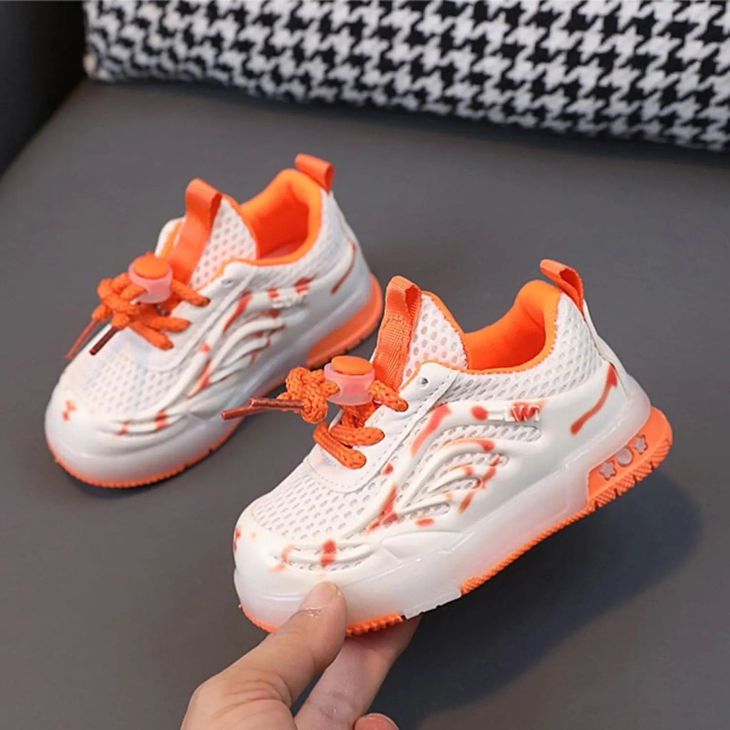 Light Up Shoes Toddler Mesh Lightweight Casual Sneaker Lac Up Non-Slip Led Shoes Toddler Luminous Shoes
