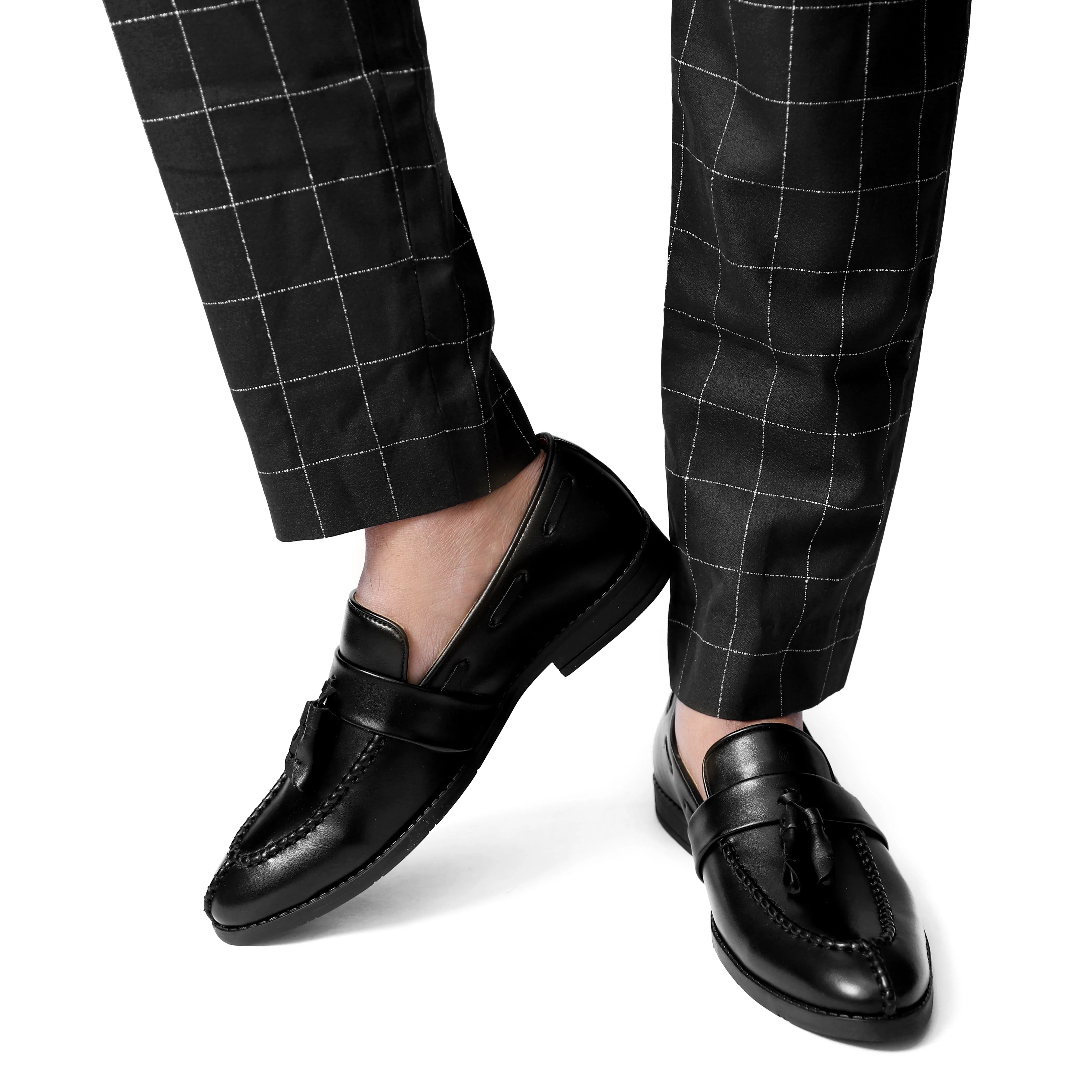 NICHE Peru Black Asthetic Tassel Loafer
