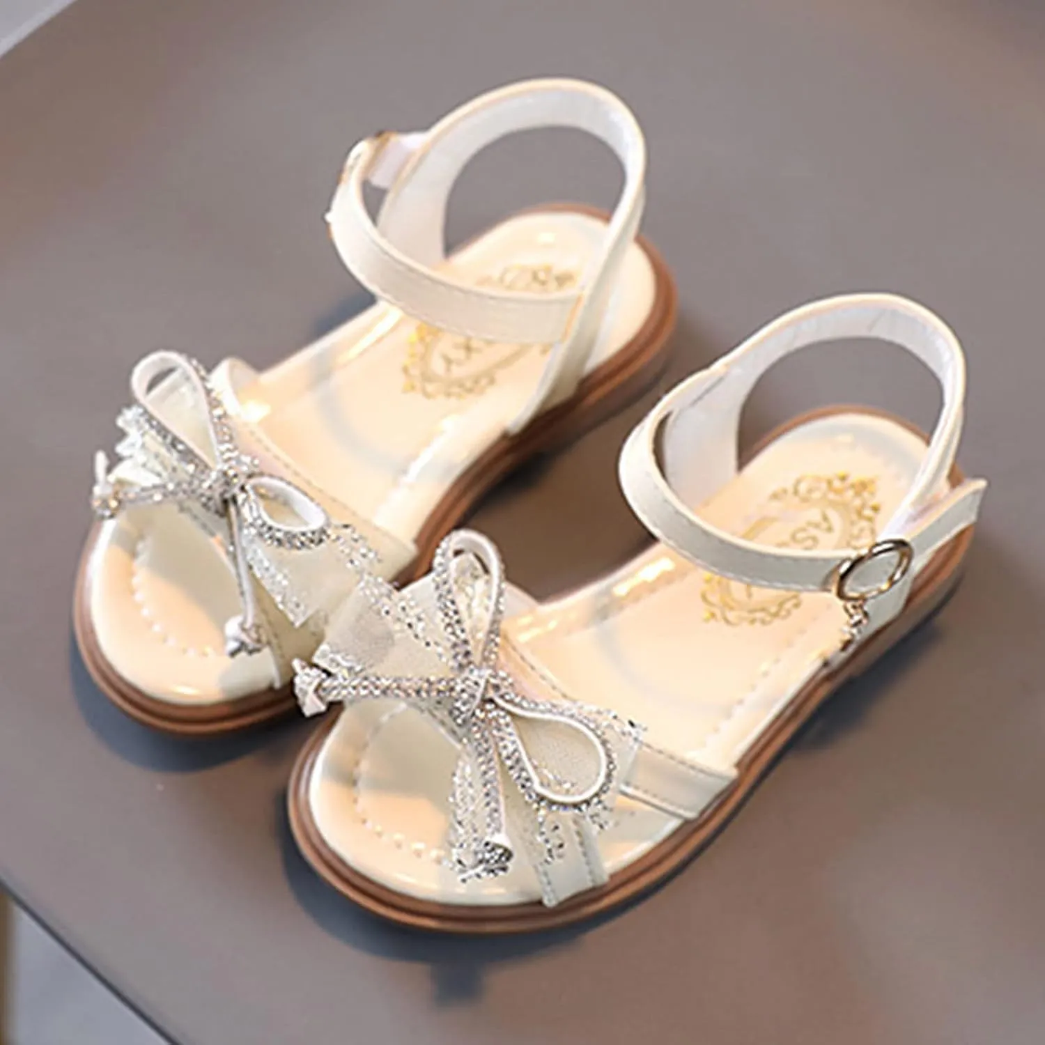 Open Toe Sandals for Girls Rhinestone Bowknot Princess Flat Dress Up Shoes 2025 Summer Trendy Footwear with Strap