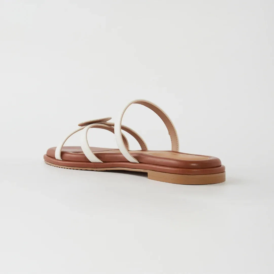 Serene Sandals in Hana White