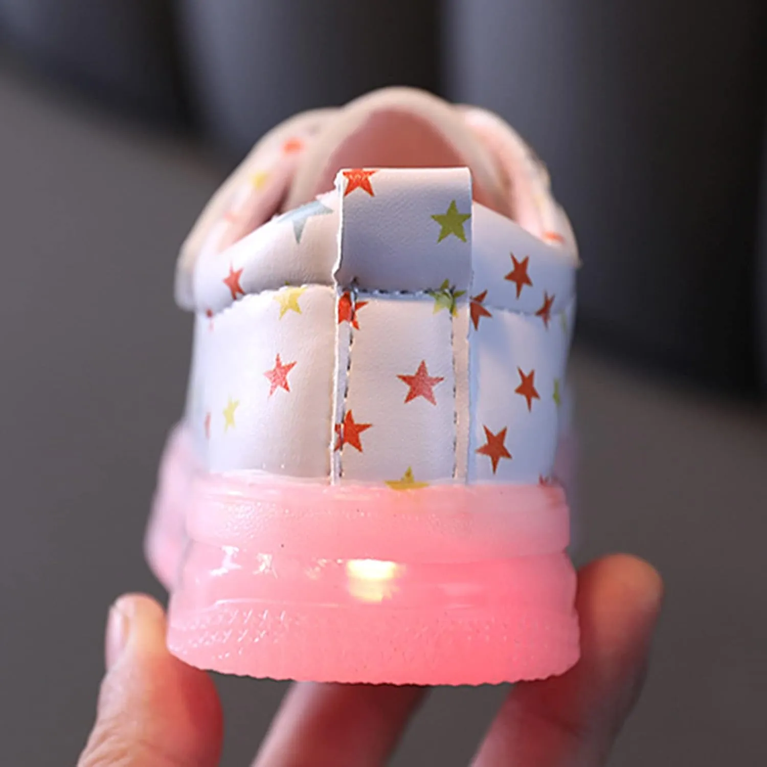 Toddler Kids Girls Light Up Shoes, Lightweight Breathable Anti-Slip Flashing Sport Sneakers with Star Pattern Shoes Girl Size 5t