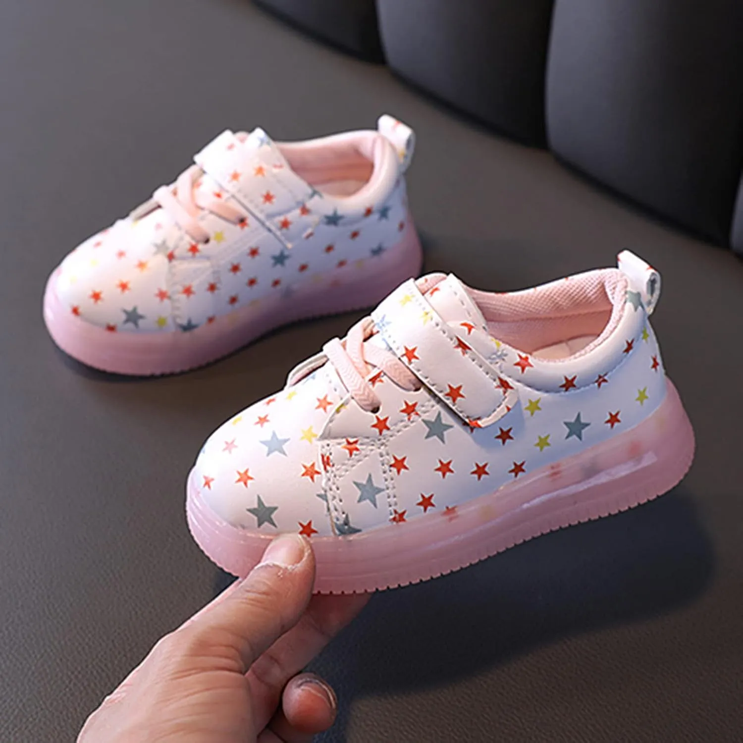 Toddler Kids Girls Light Up Shoes, Lightweight Breathable Anti-Slip Flashing Sport Sneakers with Star Pattern Shoes Girl Size 5t